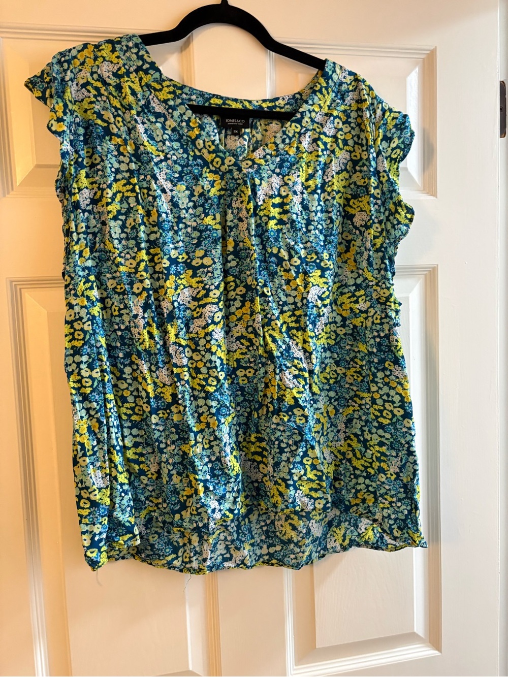 Jones New York Blue and Yellow Floral Short Sleeve Blouse